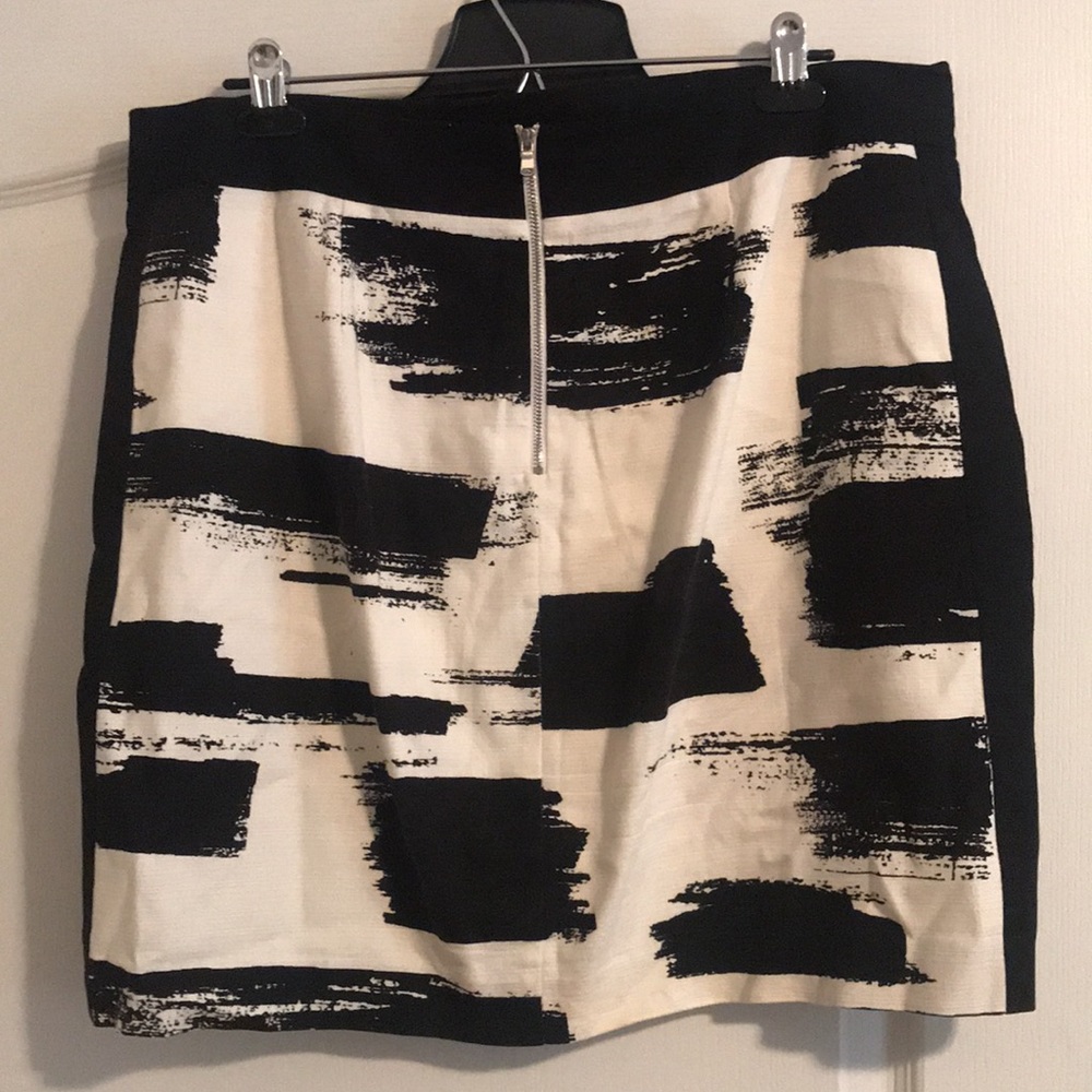 Mini skirt - Picture 2 of 5